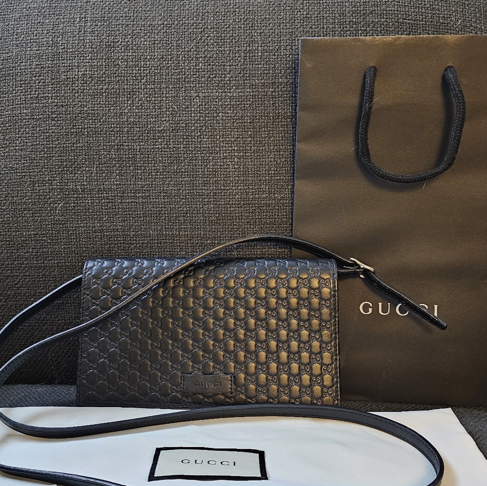 Gucci Micro Guccissima wallet on a crossbody strap Authentic